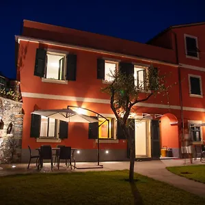 casa-gardan.hotelitalianriviera.com/